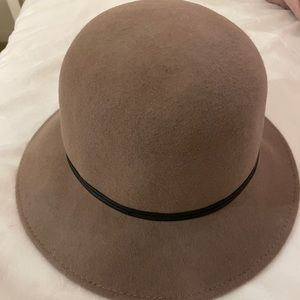 Nine West wool tan hat
